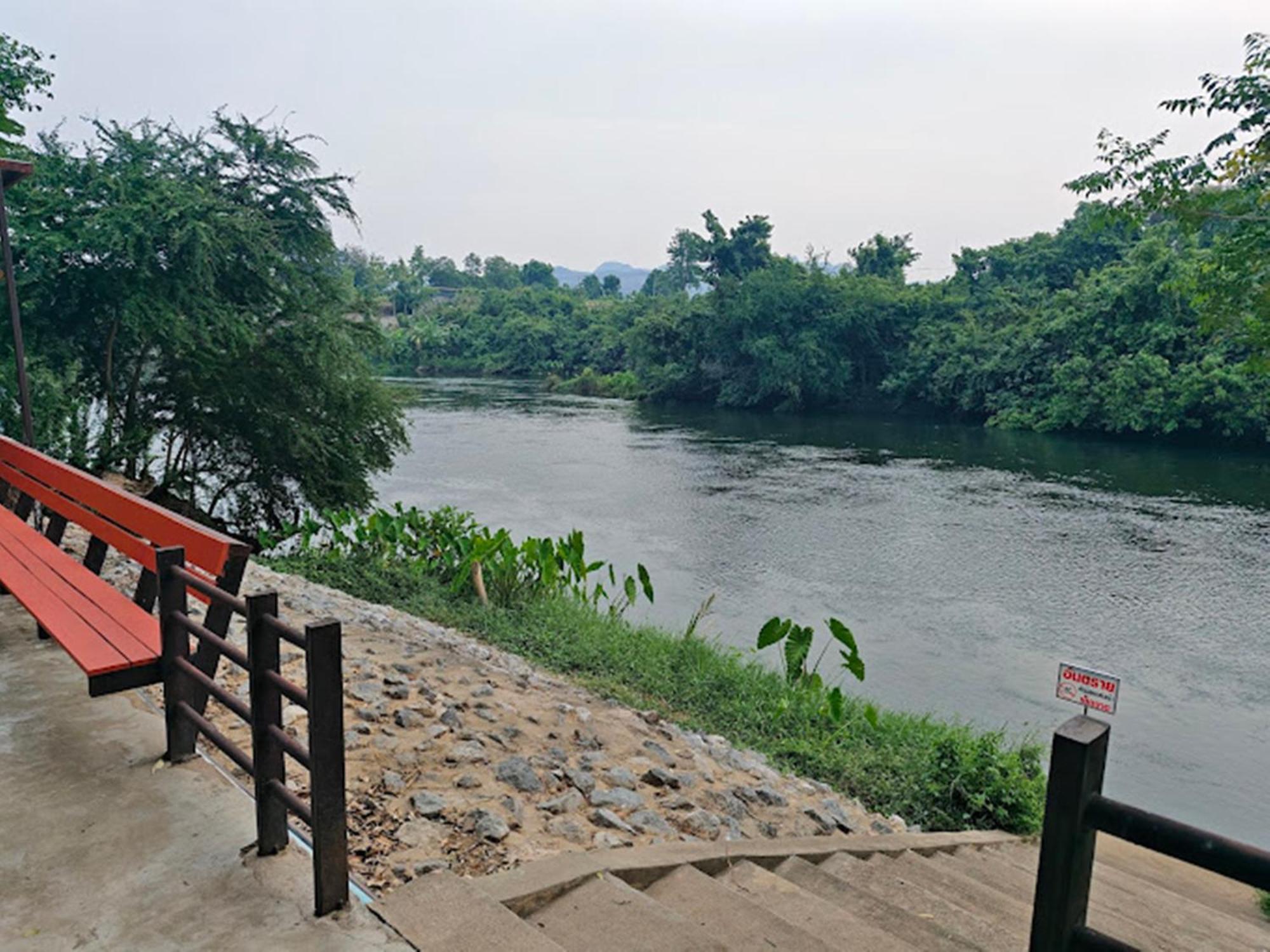 Aurora Resort Kanchanaburi Esterno foto