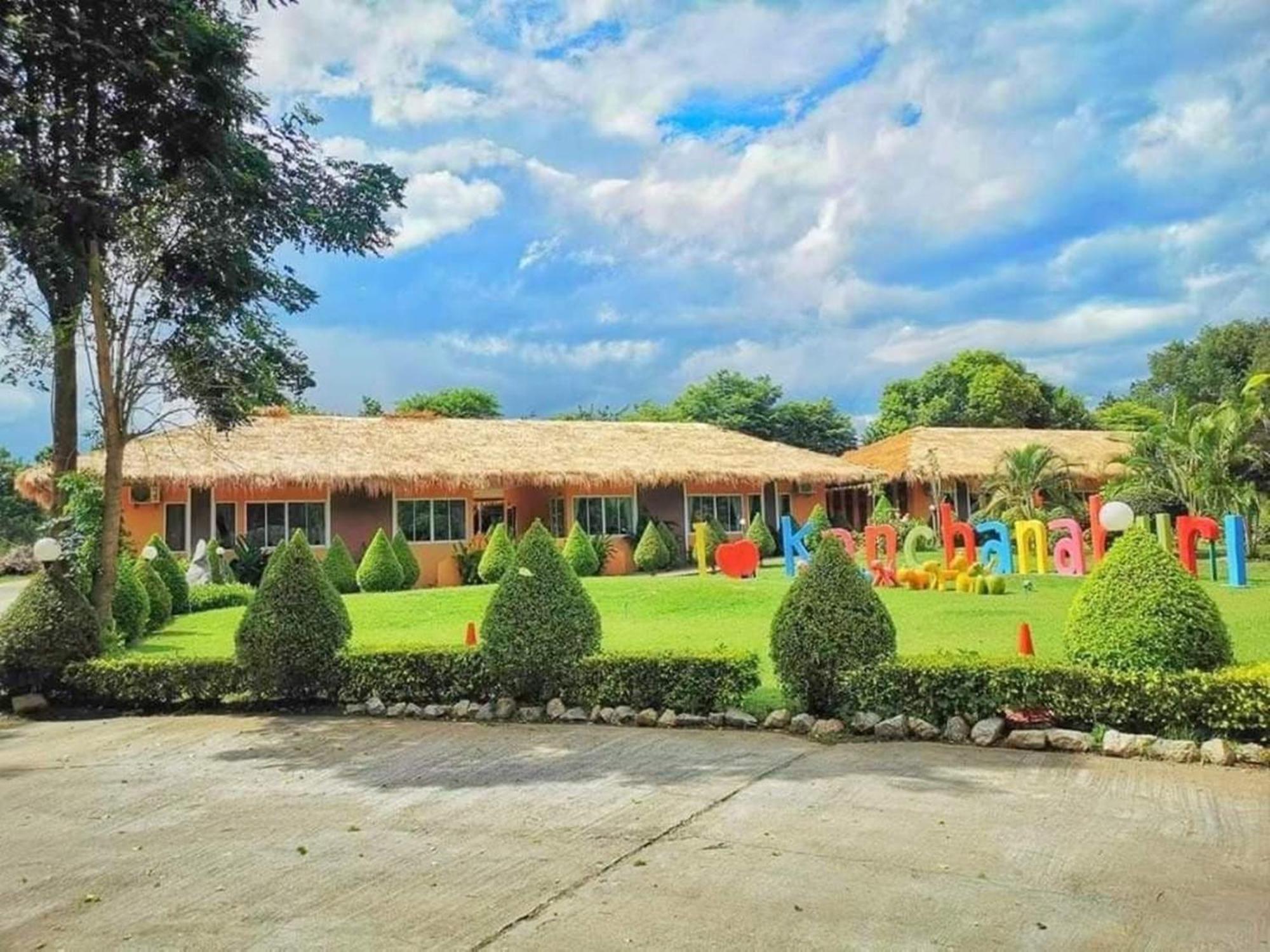 Aurora Resort Kanchanaburi Esterno foto