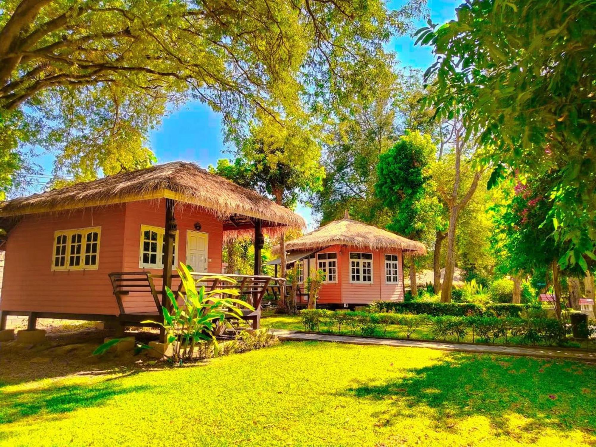 Aurora Resort Kanchanaburi Esterno foto