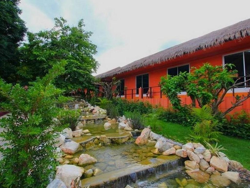 Aurora Resort Kanchanaburi Esterno foto