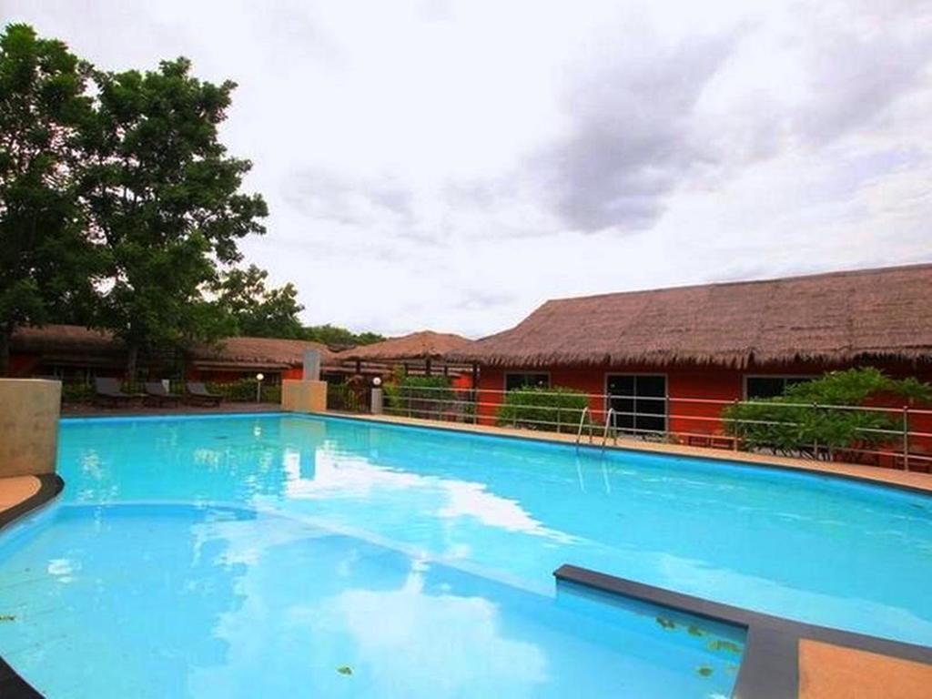 Aurora Resort Kanchanaburi Esterno foto