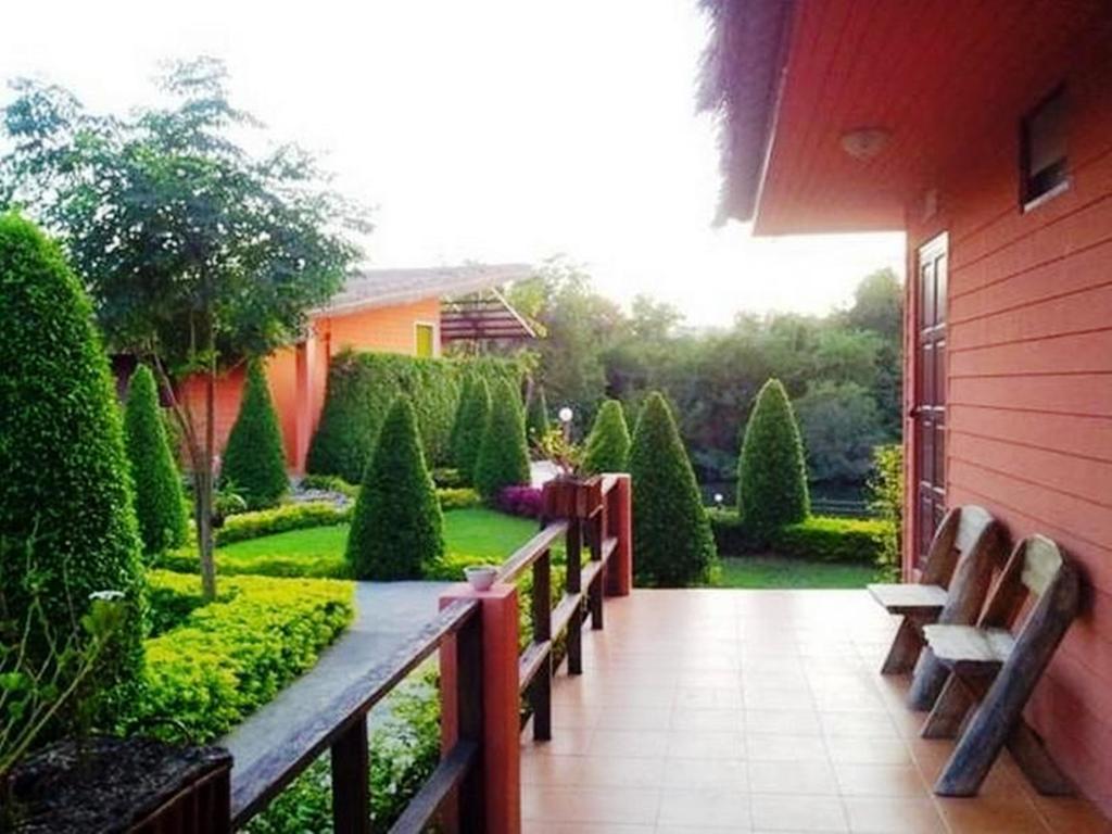 Aurora Resort Kanchanaburi Esterno foto