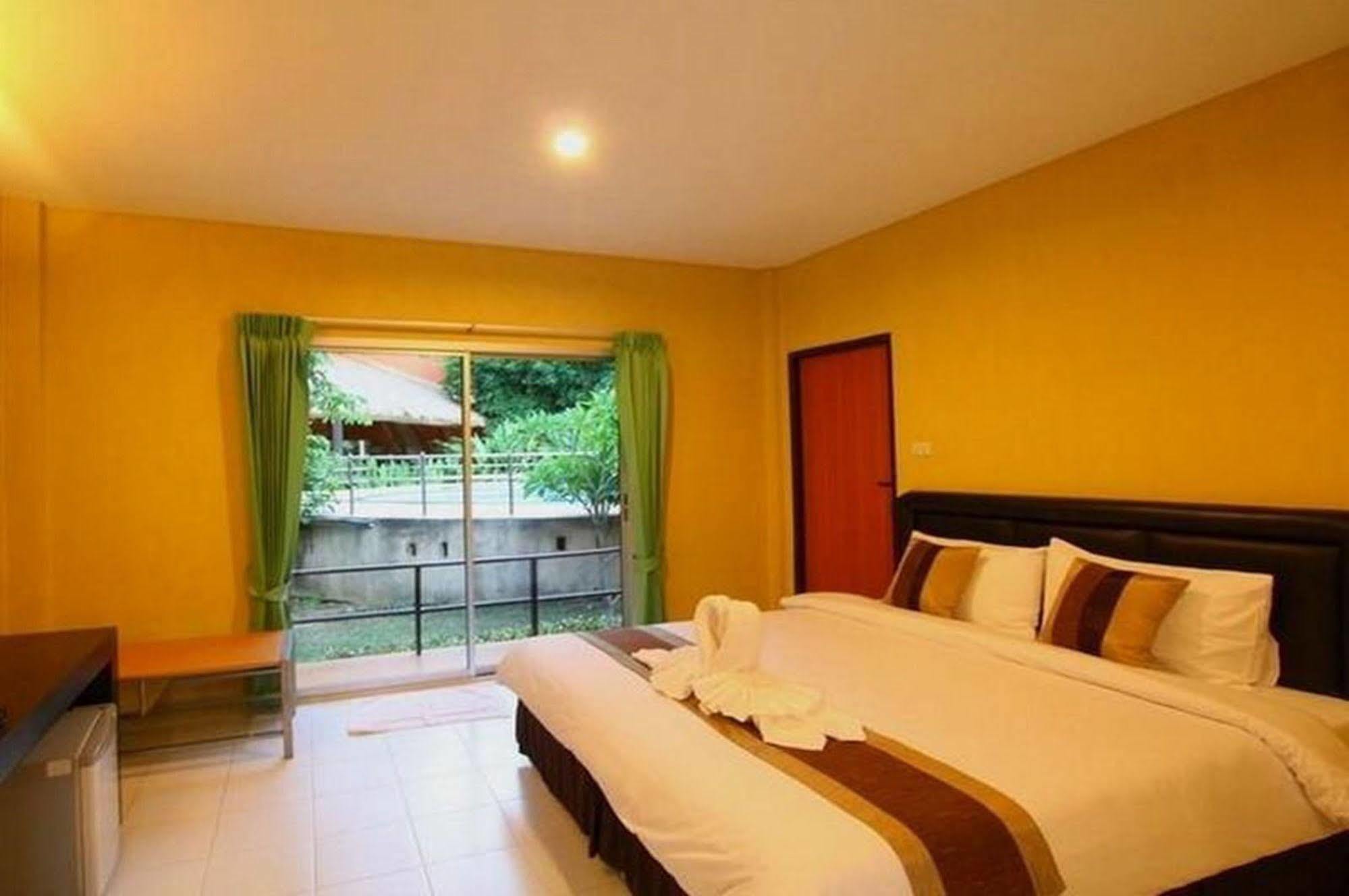 Aurora Resort Kanchanaburi Esterno foto