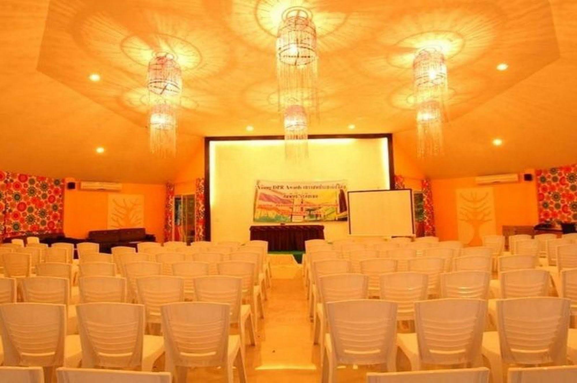 Aurora Resort Kanchanaburi Esterno foto