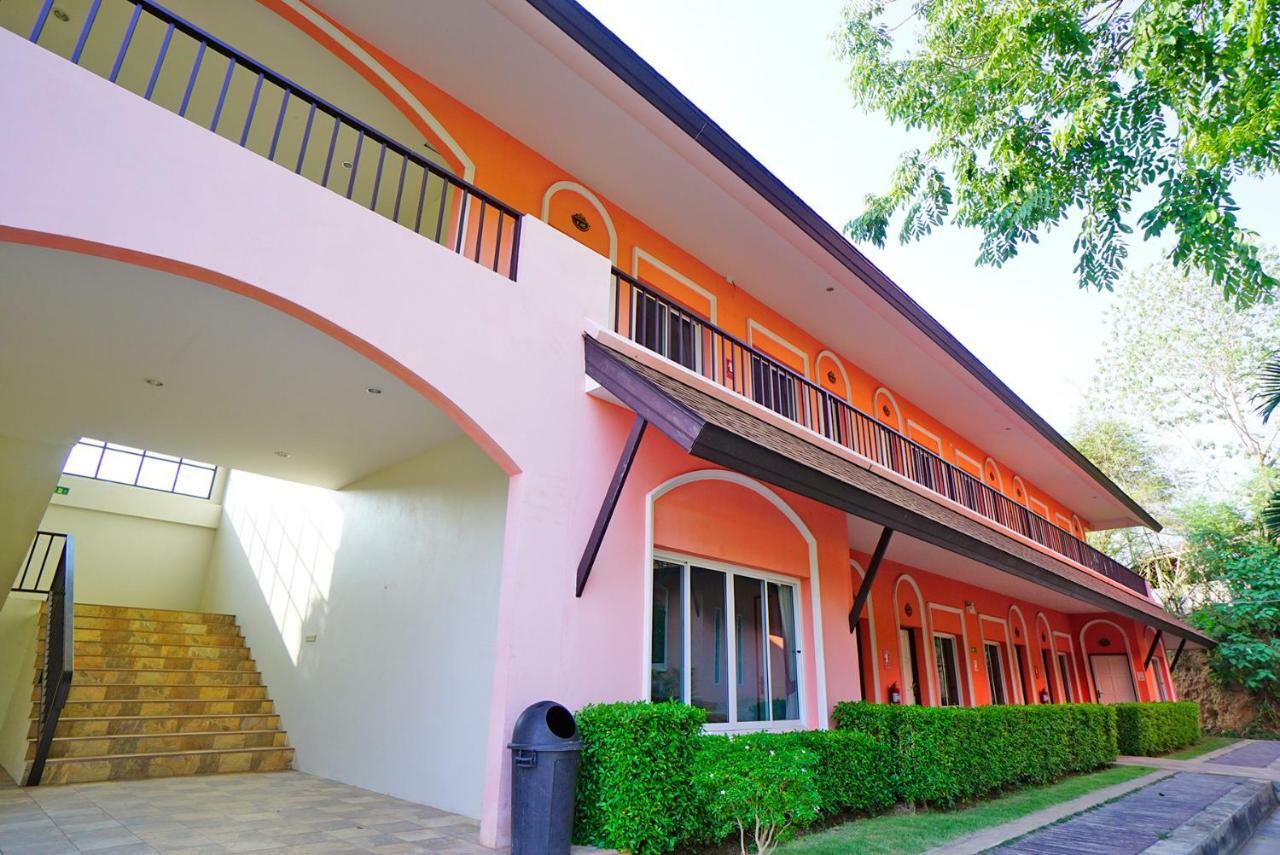 Aurora Resort Kanchanaburi Esterno foto